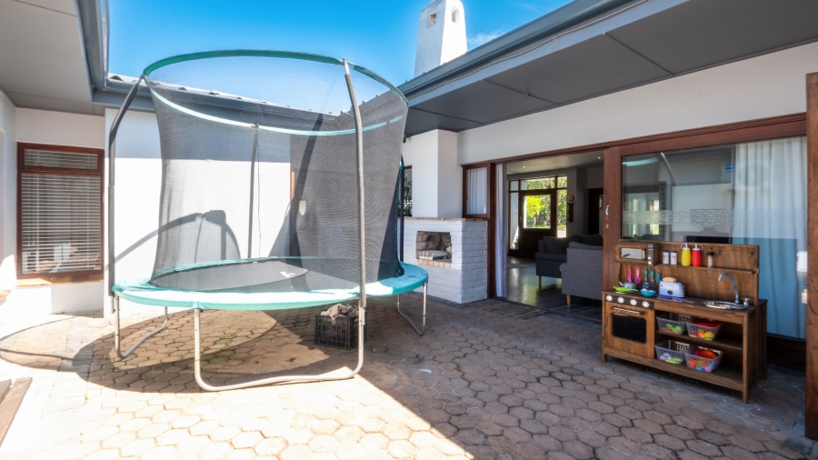 4 Bedroom Property for Sale in Heatherlands Western Cape